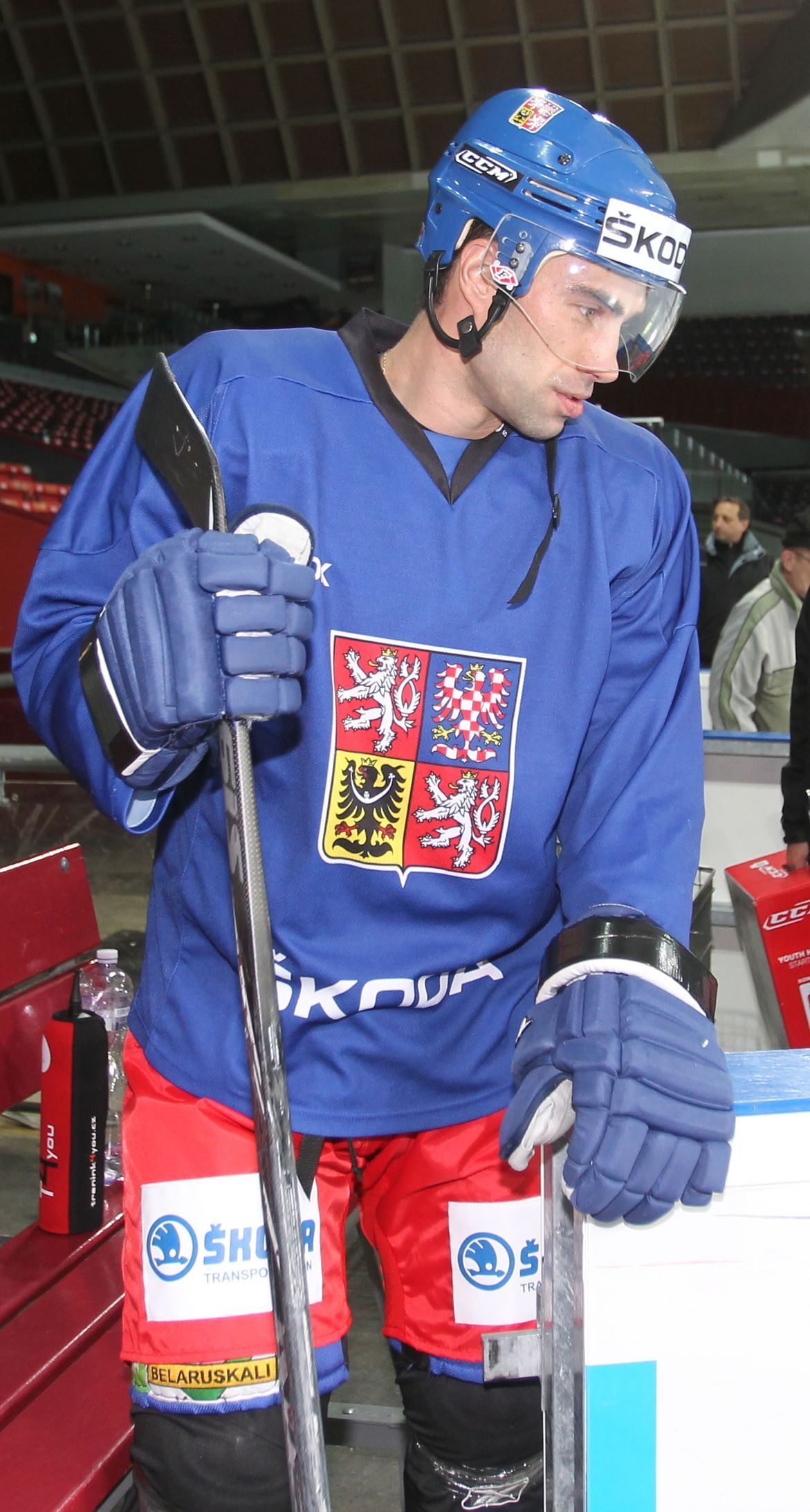 Český hokejový reprezentant Zbyněk Irgl při tréninku před Karjala Cupem 2012.