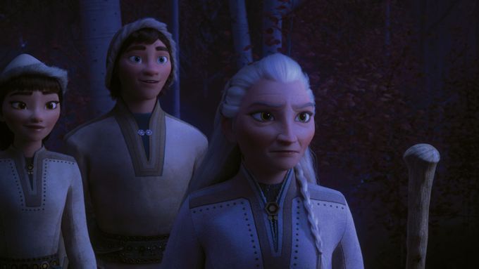 V pokračování Ledového království se královna Elsa vydává na nebezpečnou cestu.