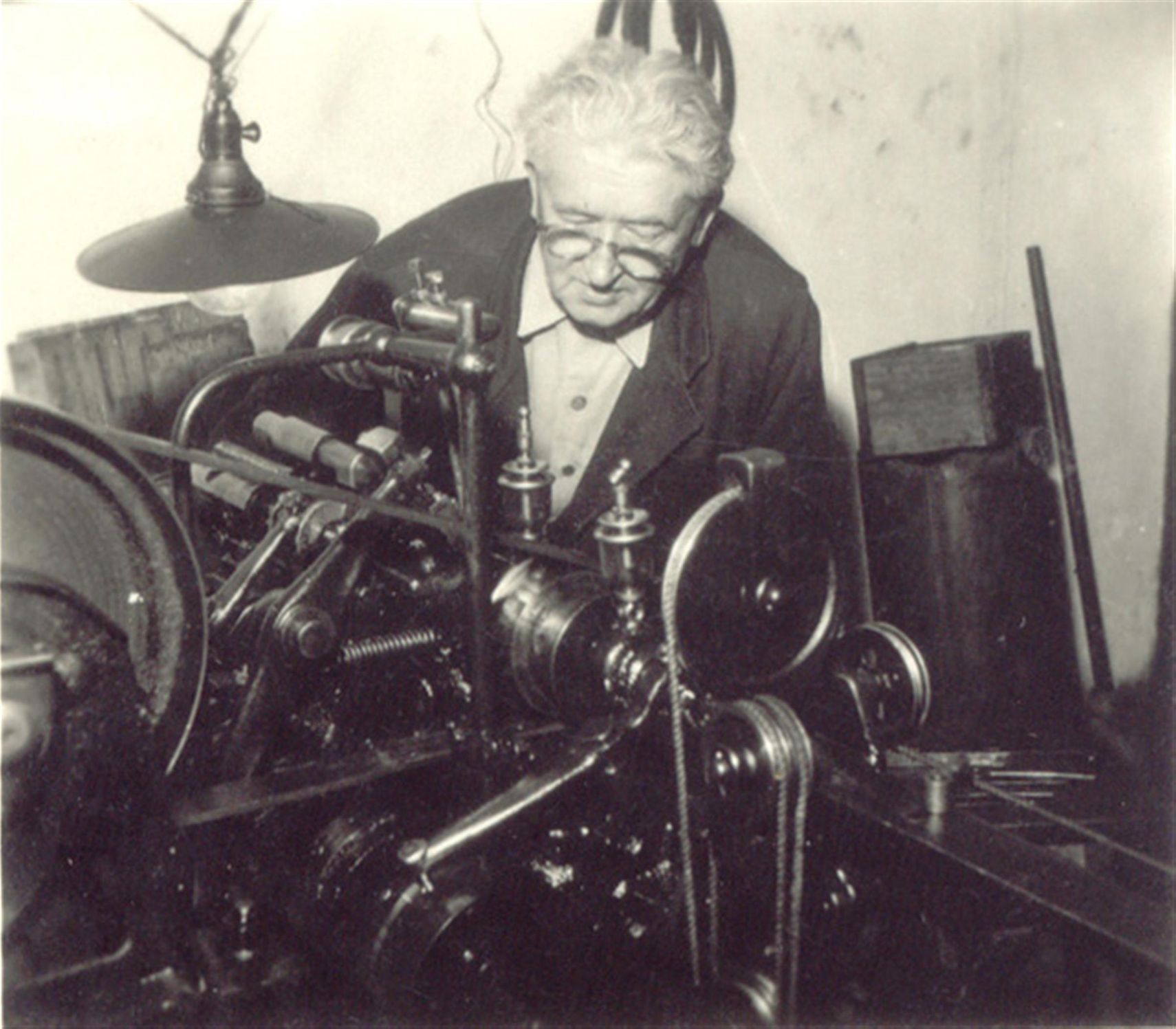 1965 Jaroslav Vencl práce v továrně zaměstnanec