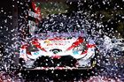 Elfyn Evans v Toyotě slaví vítězství v Turecké rallye, byl to jeho třetí triumf ve světovém šampionátu.