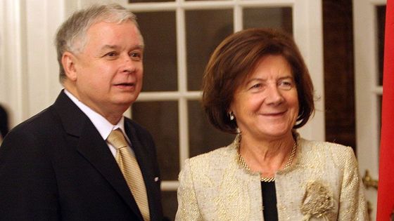 Prezident Kaczynski s chotí, přijel ke Klausovým do Lán na večeři