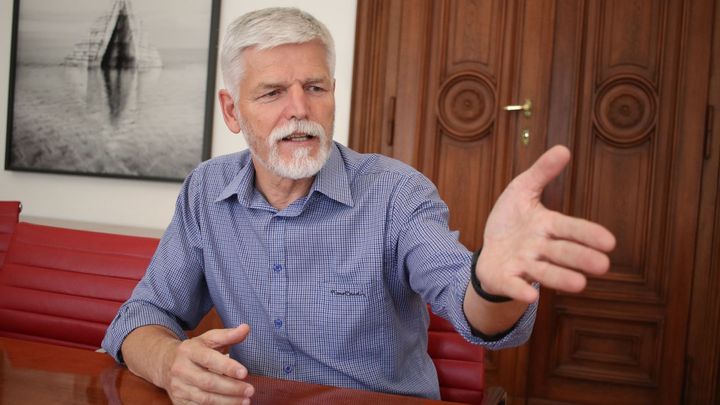 Petr Pavel představil svůj expertní tým. Povede ho bývalý guvernér ČNB Tůma; Zdroj foto: Radek Bartoníček