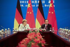 Čína podepsala s Merkelovou smlouvu na 50 airbusů