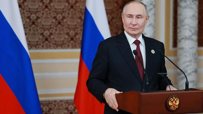 "Pokud některé země budou testovat jaderné zbraně, uděláme totéž," řekl Vladimir Putin