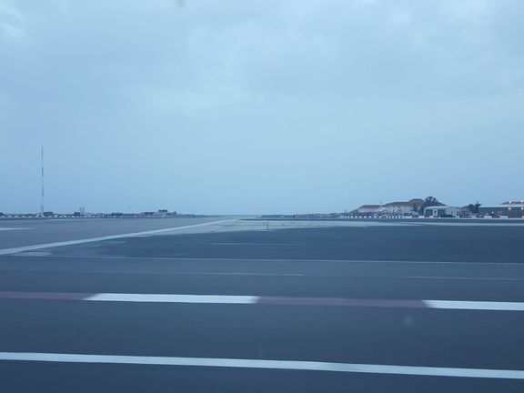 Křižovatka silnice s ranvejí na Gibraltaru.