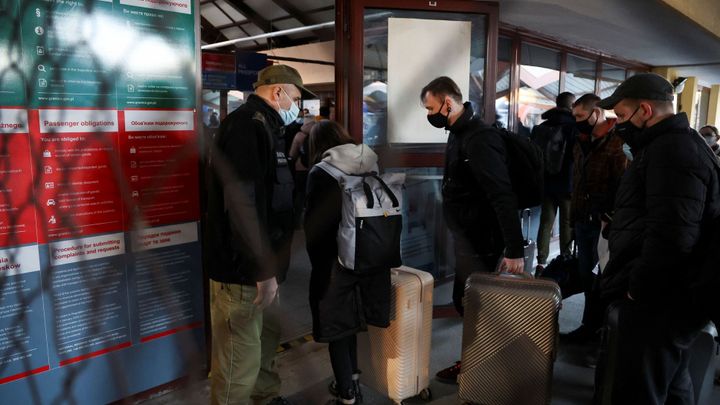 Návod pro uprchlíky z Ukrajiny. Do Česka mohou jen s pasem, vše vyřídí až po příjezdu; Zdroj foto: Reuters