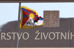 Vlajka Tibetu vlaje také u ministerstva