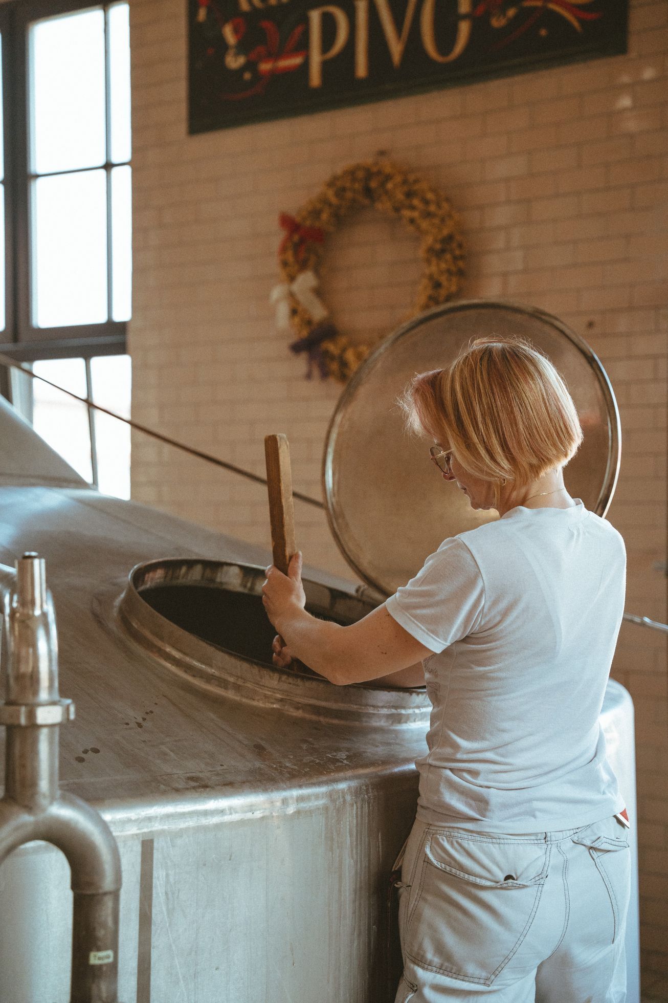 Pivovar Rohozec měří žena