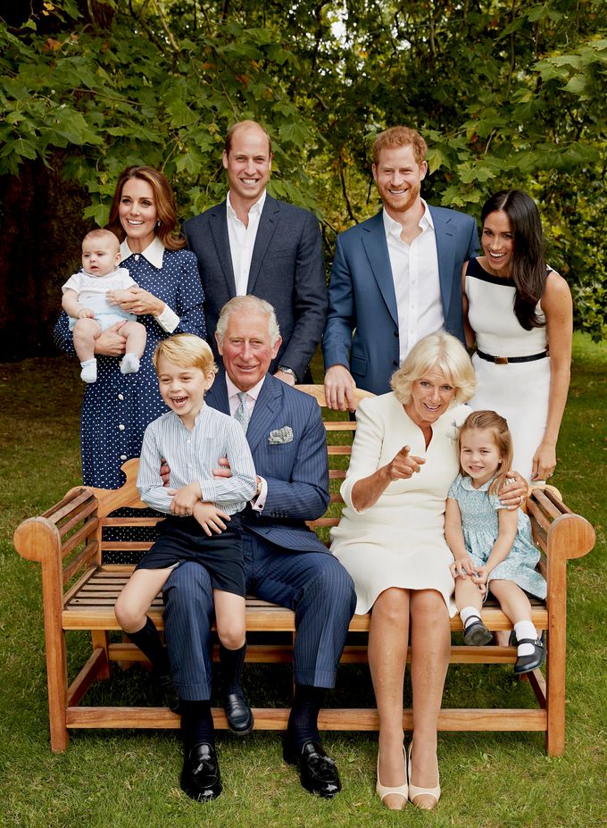 Královská rodina, princ Charles, vévodové ze Sussexu, vévodové z Cambridge