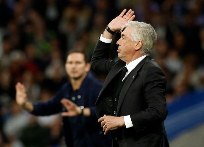 Carlo Ancelotti, kouč Realu Madrid, při úvodním utkání čtvrtfinále Ligy mistrů 2022/2023 proti Chelsea