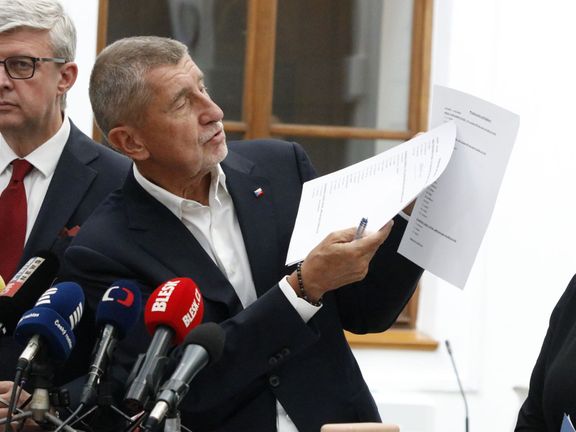 Byl jsem řádně přihlášený, tady je to jasně na tomto seznamu vidět, měl jsem právo vystoupit první, tvrdil po konfliktu v jednacím sále předseda ANO Andrej Babiš.