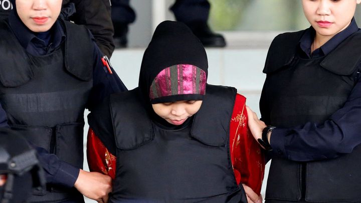Indonésanka viněná z vraždy Kim Čong-nama je na svobodě, prokuratura stáhla obžalobu