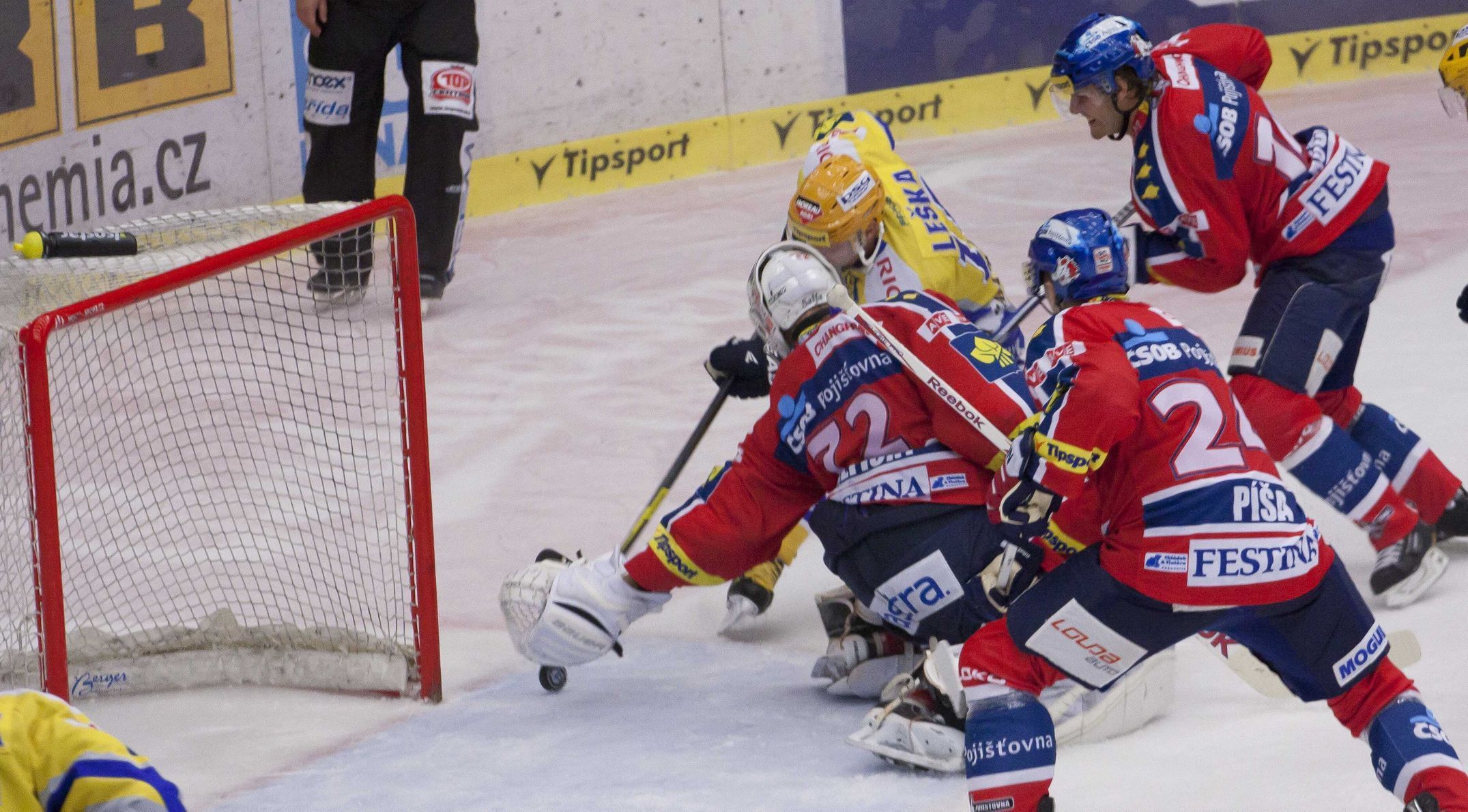 Hokejisté Zlína v utkání 13. kola Tipsport extraligy 2012/13 proti Pardubicím.