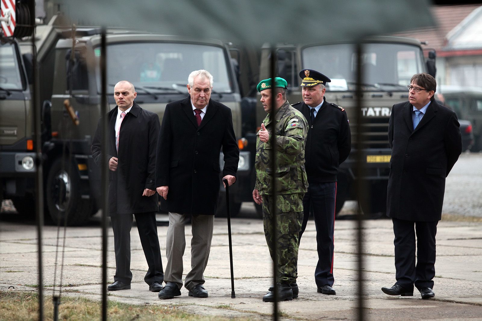 Miloš Zeman navštívil polní nemocnici