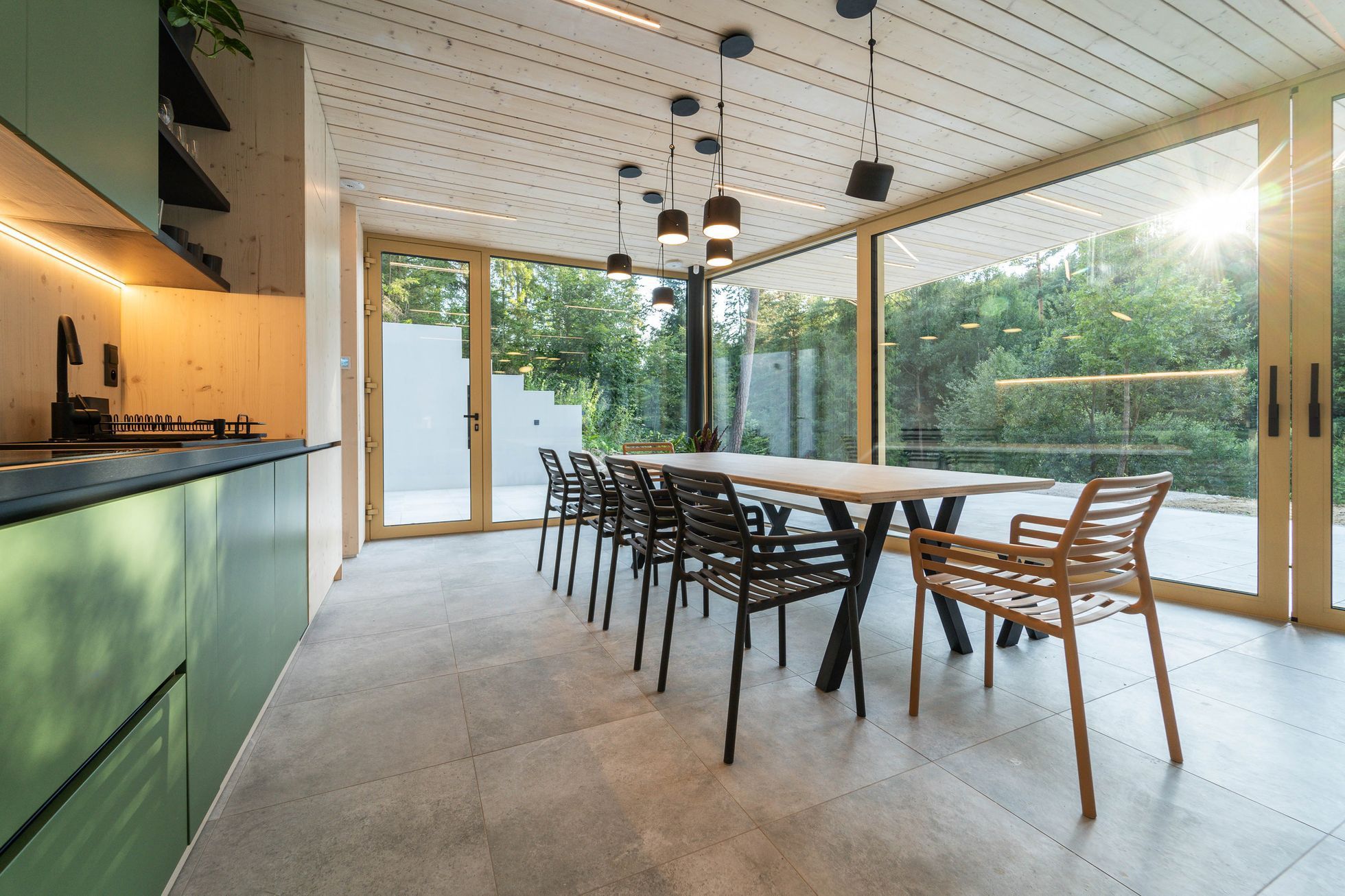 Borovicová chata, Pine Chalet