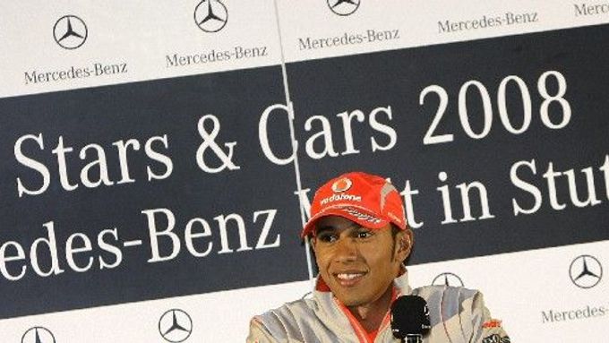 Lewis Hamilton by při nových cenách zaplatil za mistrovskou sezonu 218 920 eur.