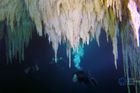 Potápěči objevili největší zaplavenou jeskyni světa. Je napojena na mayská města