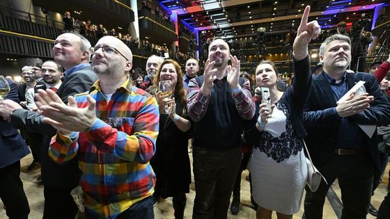 Foto: Jásot ve štábu nového prezidenta. Pavlovi podporovatelé přišli ve flanelkách