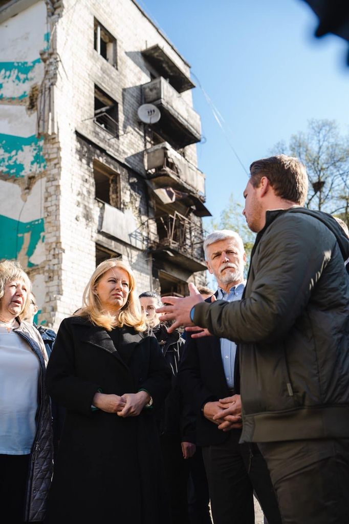 Český prezident Petr Pavel je společně se slovenskou prezidentkou Zuzanou Čaputovou na návštěvě Ukrajiny.