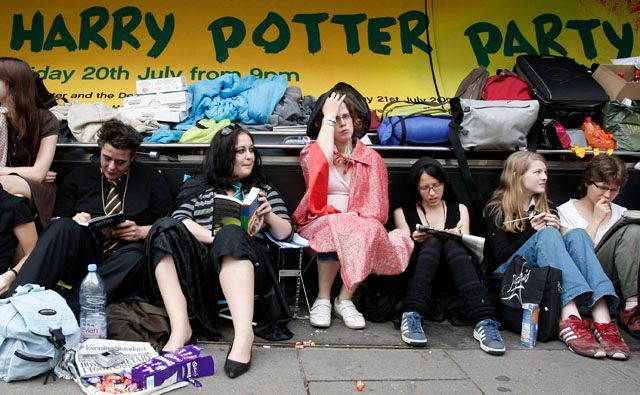 Takhle se čekalo na nového Pottera v Londýně