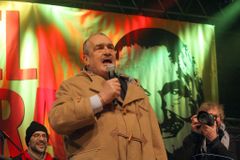 Schwarzenberg spustil den před volbami SMS kampaň