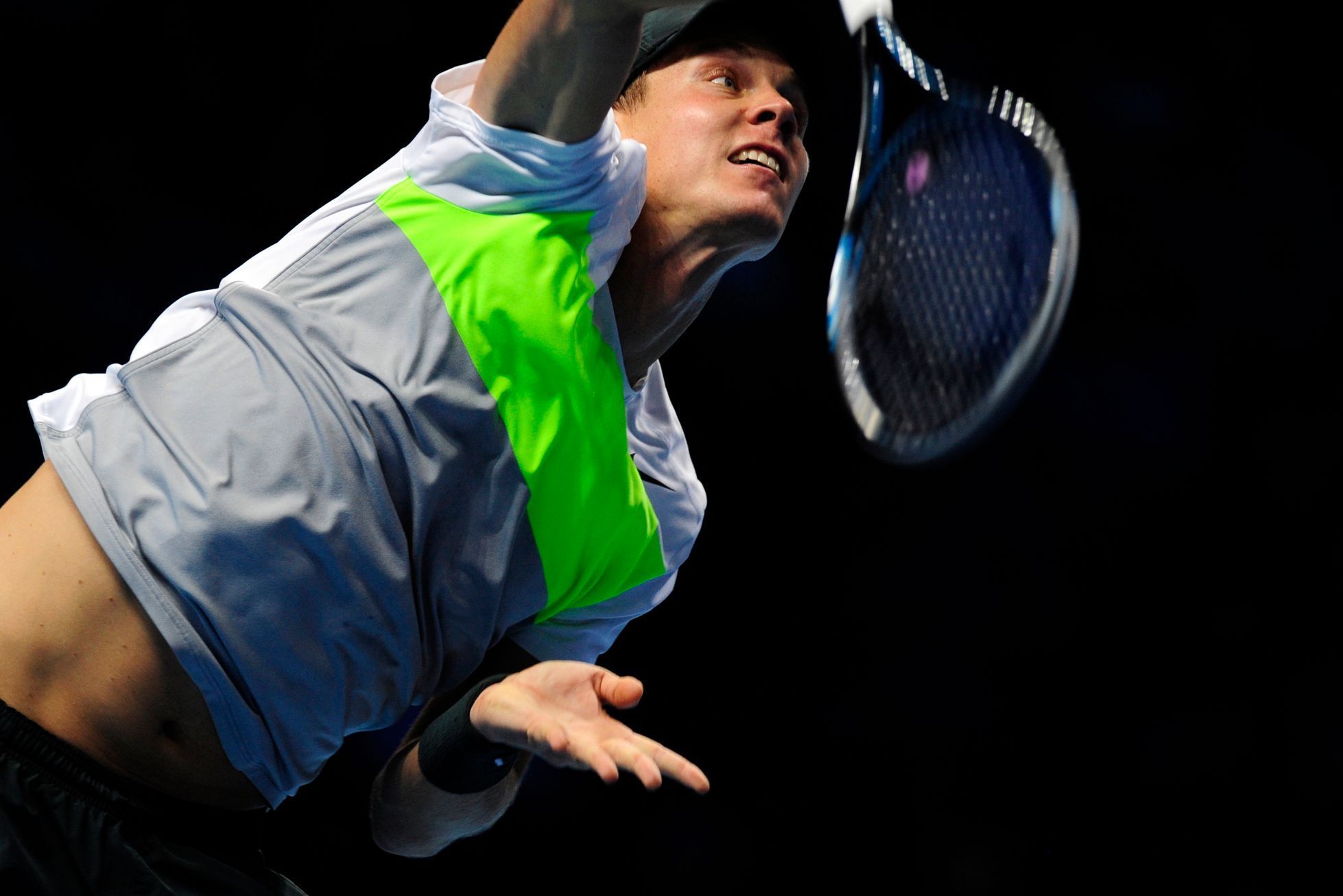 Český tenista Tomáš Berdych v utkání s Britem Andym Murraym ve finále Turnaje mistrů 2012.