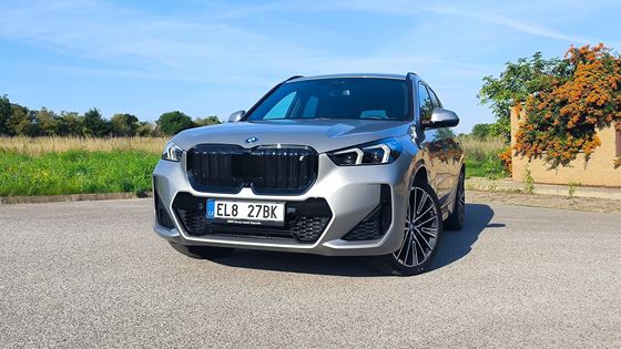 Proč ne tenhle? Přehlížený elektromobil BMW iX1 překvapí spotřebou i cenou