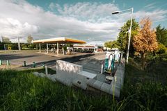 Shell buduje v Česku síť nabíječek pro elektroauta. Postaví je nejenom na benzinkách