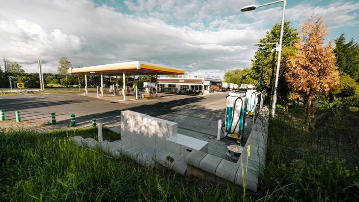 Shell buduje v Česku síť nabíječek pro elektroauta. Postaví je nejenom na benzinkách; Zdroj foto: Shell