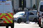 Do vozu ukrajinské velvyslankyně v Londýně najíždělo auto, před ambasádou se střílelo