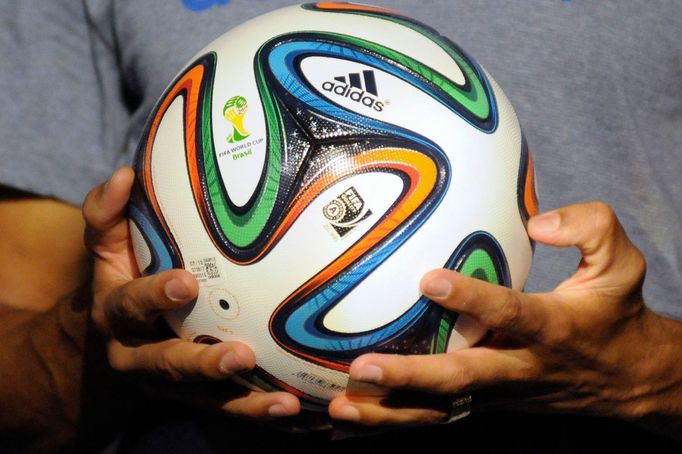 Míč Brazuca pro MS ve fotbale 2014