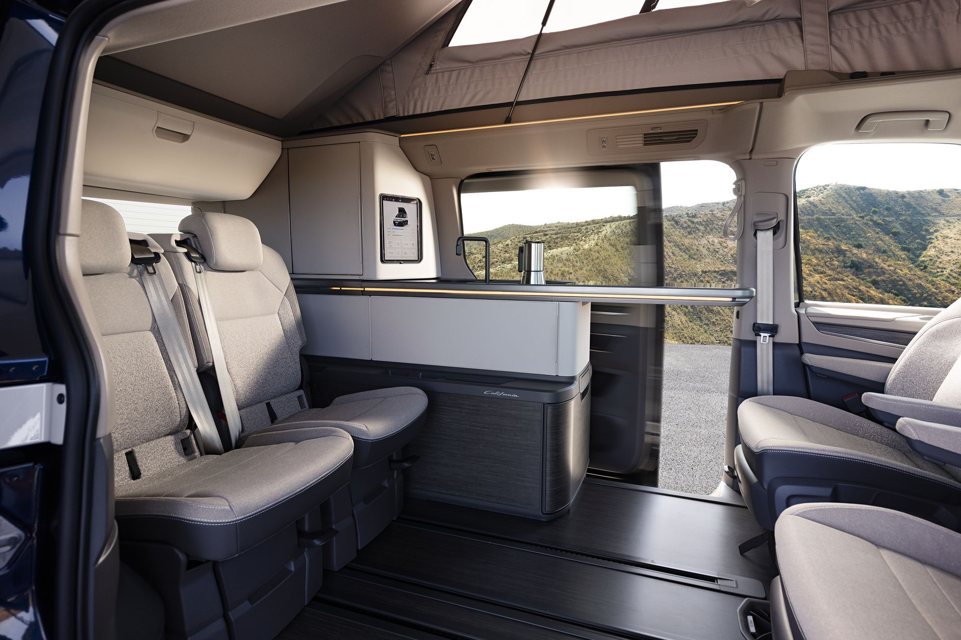 Volkswagen T7 California Concept