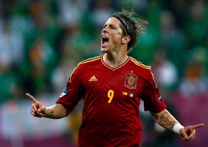 Fernando Torres slaví svůj druhý gól během utkání Španělska s Irskem ve skupině C na Euru 2012.