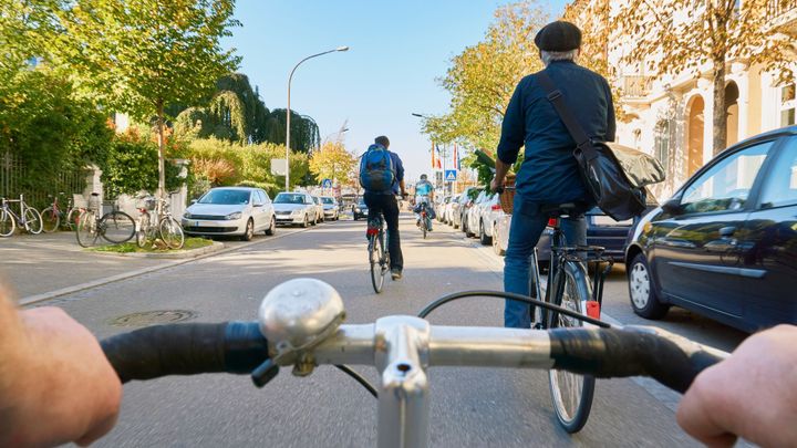 Svatba cyklisty a řidičky smiřuje doživotní nepřátele. Má ale taková reklama smysl?; Zdroj foto: Shutterstock