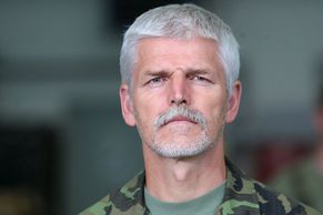 Přemýšlivý generál, skvělý diplomat i drzý chlápek. Petr Pavel dnes odchází do civilu