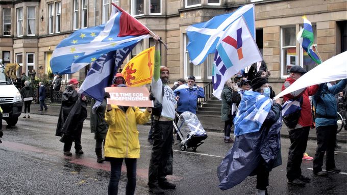 Skotové vyjadřují podporu nezávislosti země.