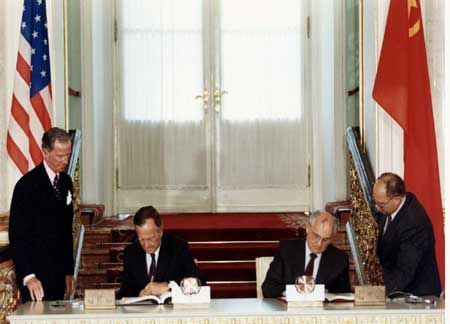 Podpis START 1: Gorbačov, Bush