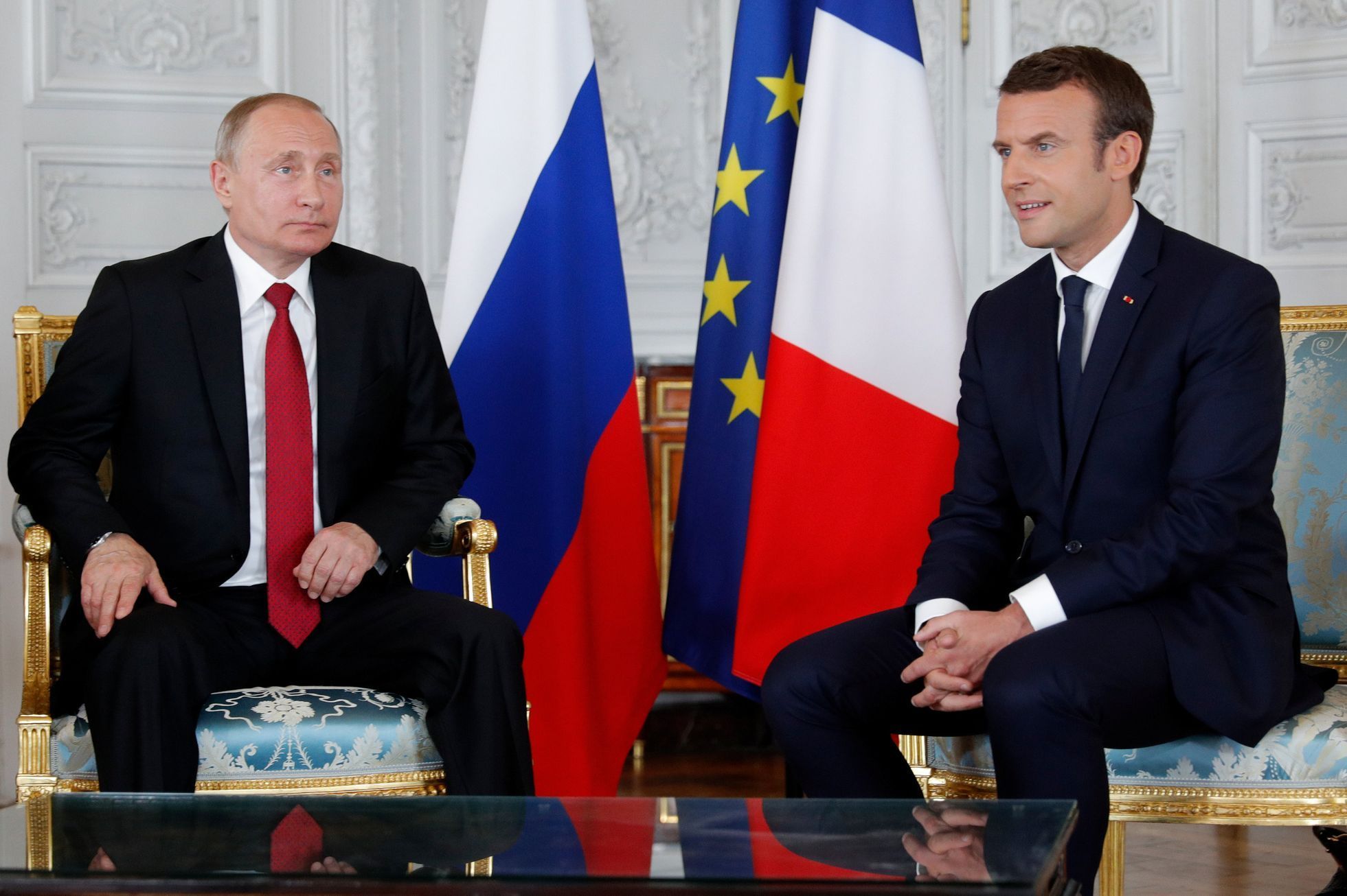 Vladimir Putin a Emmanuel Macron