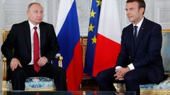 Vladimir Putin a Emmanuel Macron