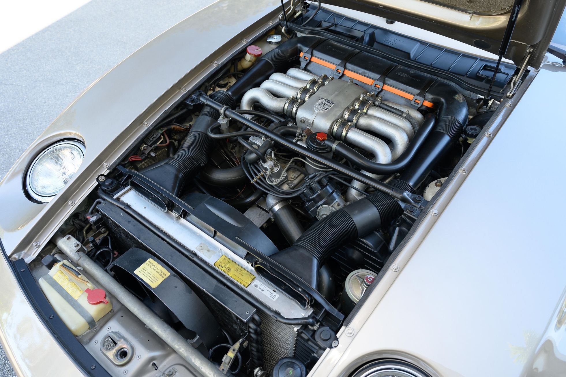 Porsche 928