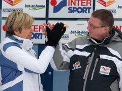 Šéfka mistrovství Kateřina Neumannová s primátorem Liberce Jiřím Kittnerem po oficiálním ukončení mistrovství