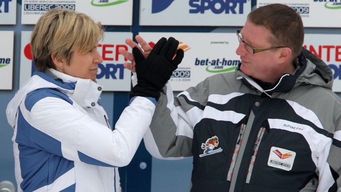 Kateřina Neumannová s libereckým primátorem Jiřím Kittnerem po ukončení mistrovství