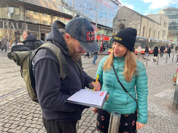 Místopředsedkyně STAN Michaela Šebelová patřila k těm, kteří rovněž začali sbírat podpisy na pražském Andělu.