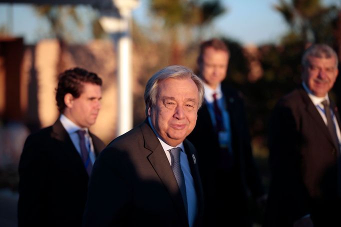 Generální tajemník OSN António Guterres na konferenci v Maroku, kde přijali pakt o migraci.