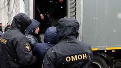 Policie zasáhla proti demonstrantům v Minsku, zatkla desítky lidí