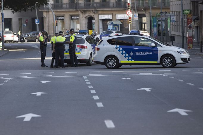 Policisté uzavřeli ulici, kde k útoku došlo.