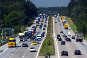Foto: 10 prověřených pravidel ze zahraničí, která by české dopravě i řidičům prospěla