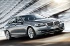 9. BMW řady 5 - manažerský sedan a kombi vyšší střední dorazilo vloni na český trh v nové generaci. Jeho předchůdce proto nyní plní autobazary v hojném počtu.