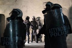 Útok granátem na policejní stanici v Řecku zranil jednoho člověka