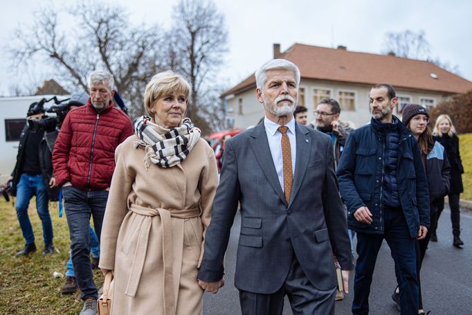 Petr Pavel odvolil v druhém kole prezidentských voleb v Černoučku na Litoměřicku, 27. 1. 2023